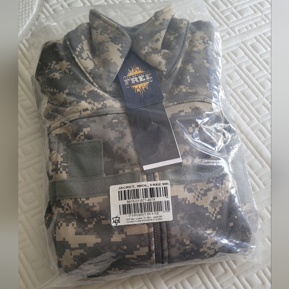 COPY - Digital Camouflage Jacket - Picture 5 of 5